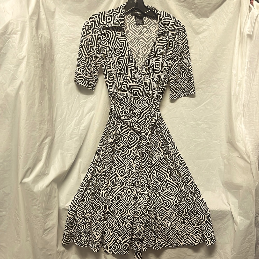 Vintage Jones NY black/white wrap dress